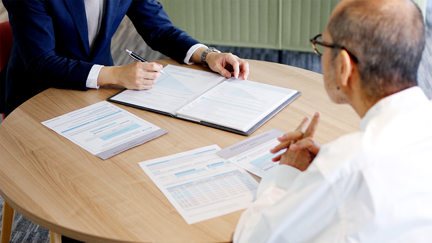 相談シーンのイメージ写真